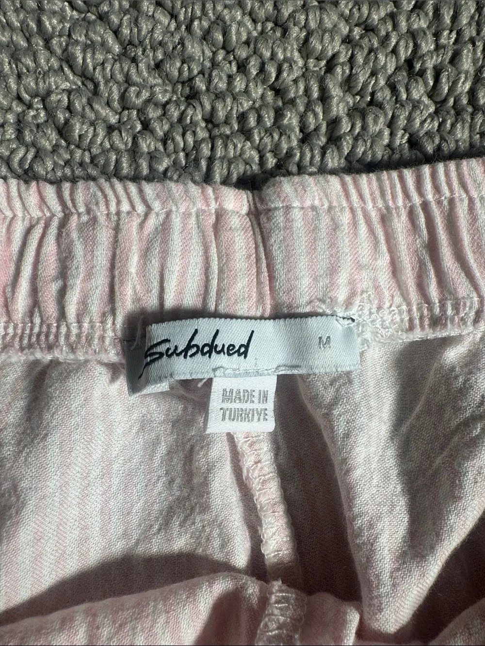 Subdued Light Pink Pinstripe Women's Elastic-Waist Shorts- M - Picture 3 of 3